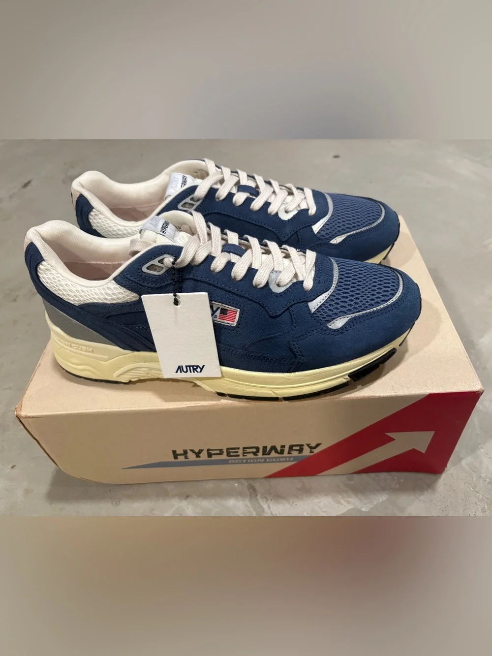 AUTRY Men's Hyper-way Low Suede- Mesh Sneaker sz US11